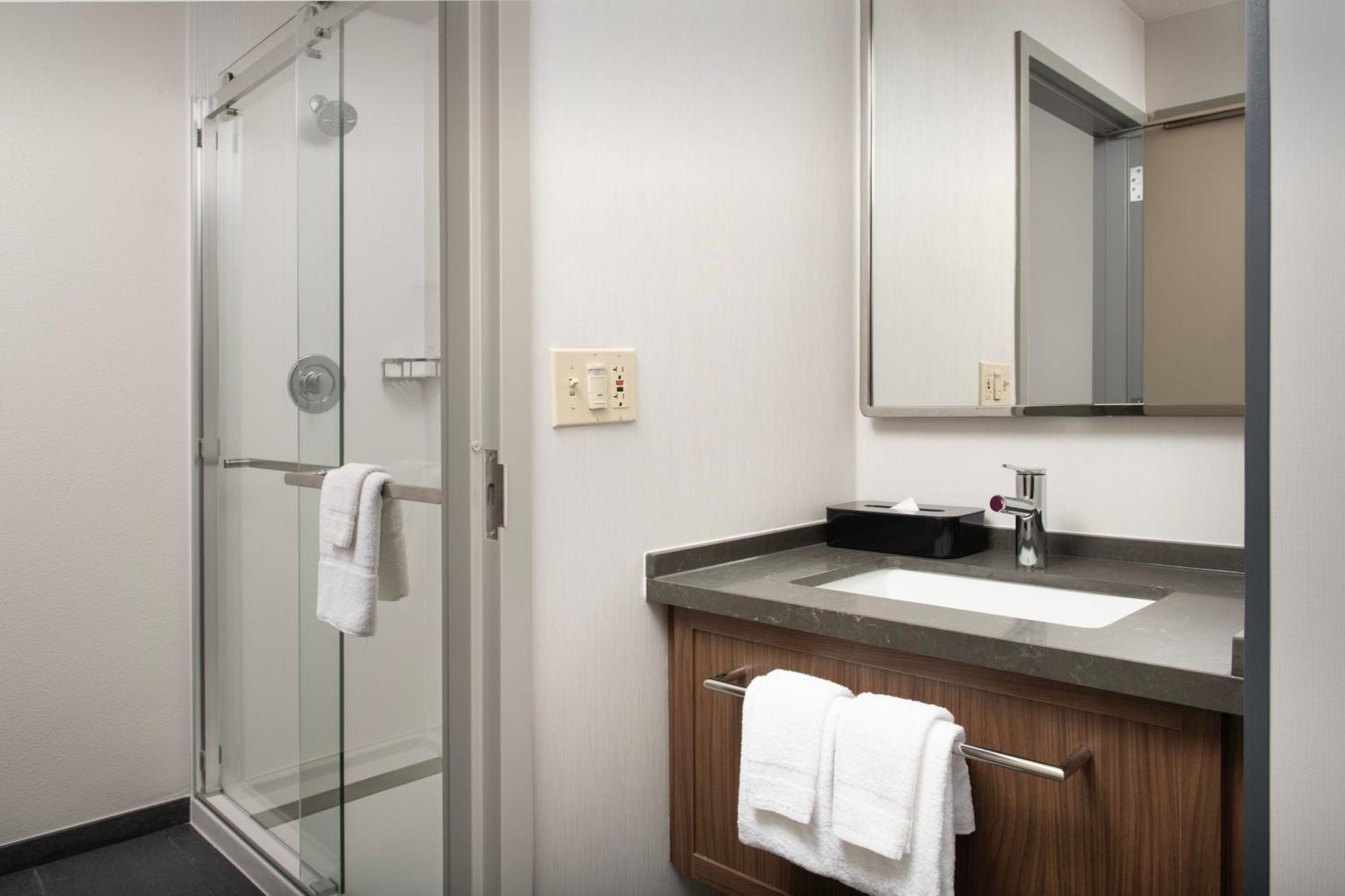 Courtyard By Marriott San Diego Carlsbad Exterior photo